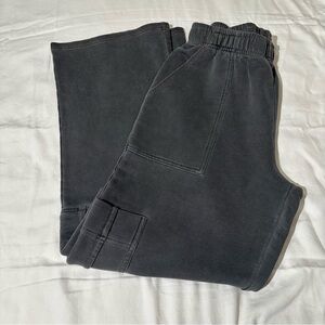 *New* Mid-Rise Cargo pants size S